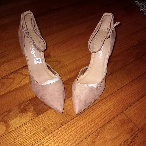 Christian Siriano Shoes - New Size 10 Christian Siriano Nude Heels
